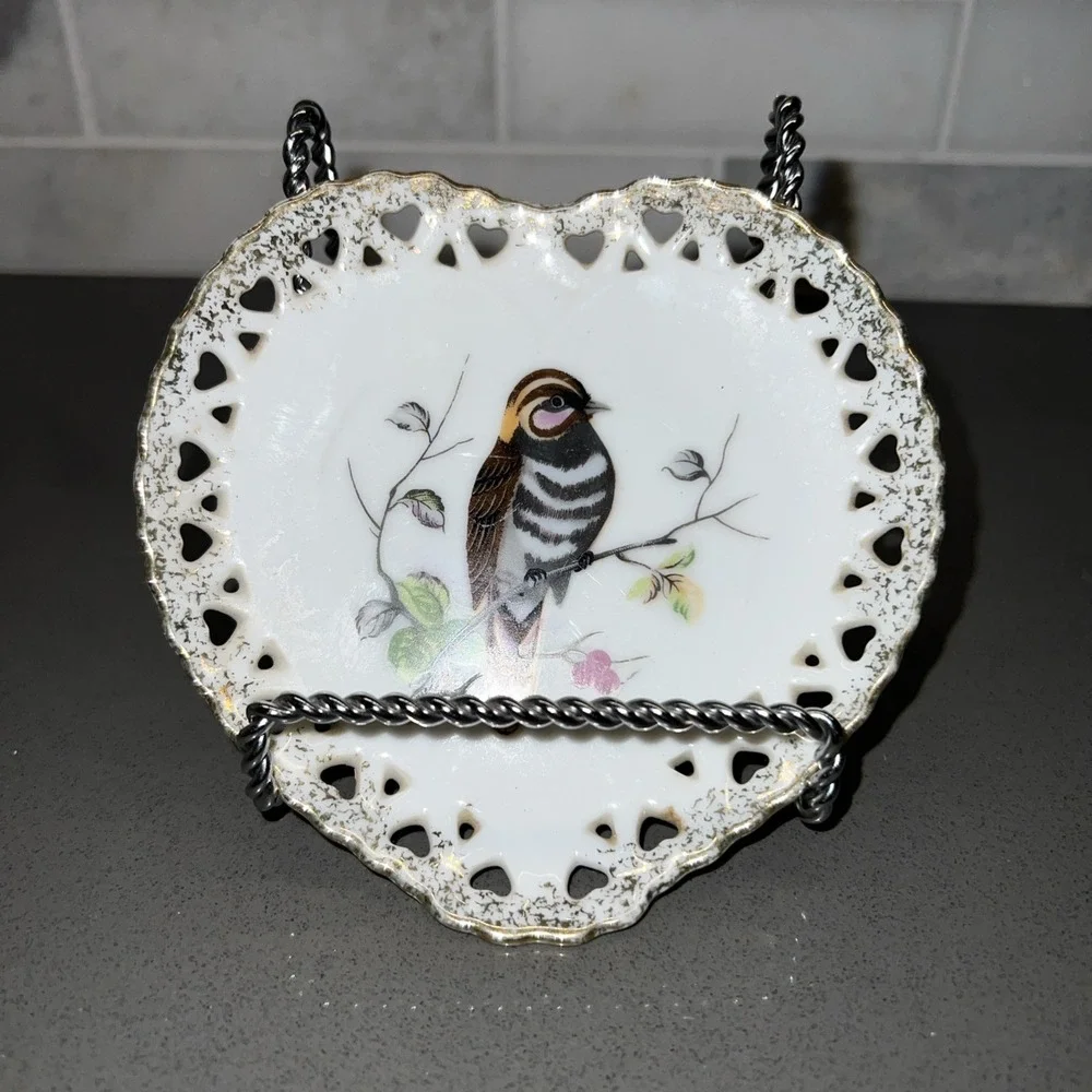 Vintage Sonsco Bird Plate Heart Shape Made In Japan Gold Trim